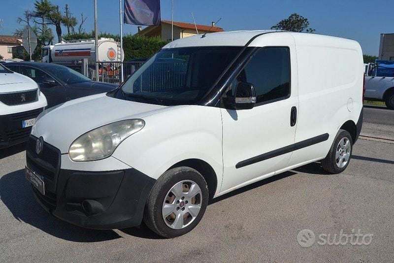 Usata Fiat Doblò 101 CV (74 kW) 2012 Bianco Monovolume