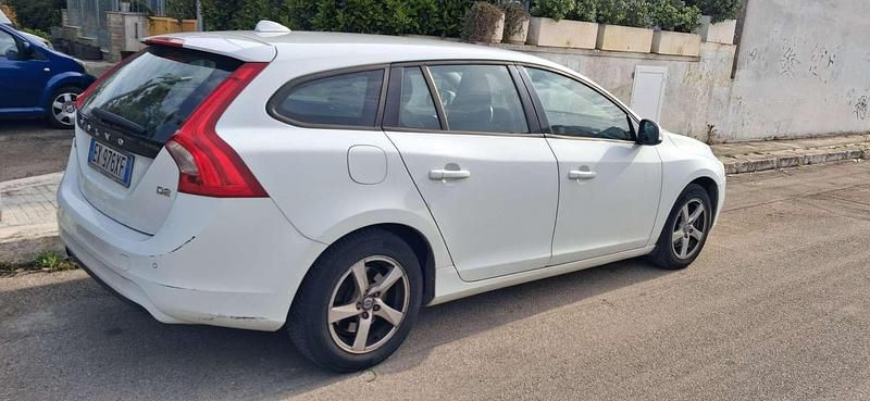 Usata Volvo V60 114 CV (83 kW) 2014 Bianco Station wagon