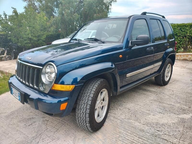 Blu Usata 2005 Jeep Cherokee SUV | 10.600 € (Molto cara) - Immagine 1/4