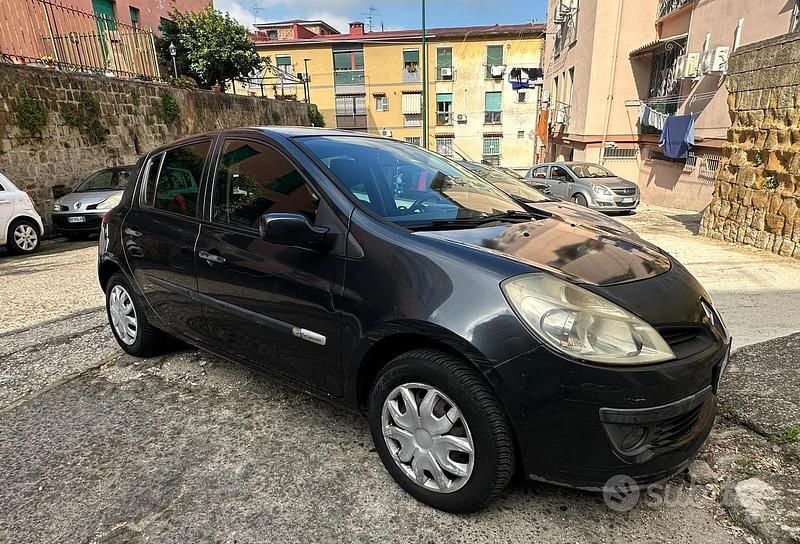 Usata Renault Clio II Rip Curl 75 CV (55 kW) 2008 Utilitaria