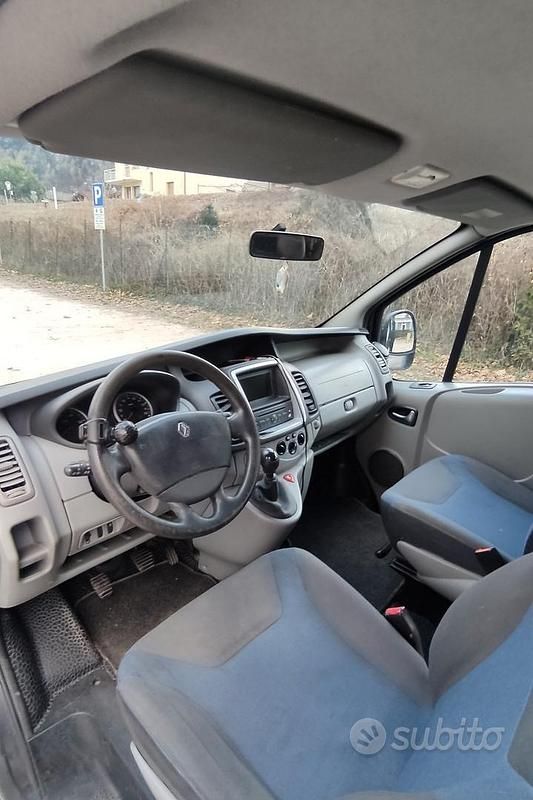 Usata Renault Trafic 116 CV (85 kW) 2011 Nero Monovolume