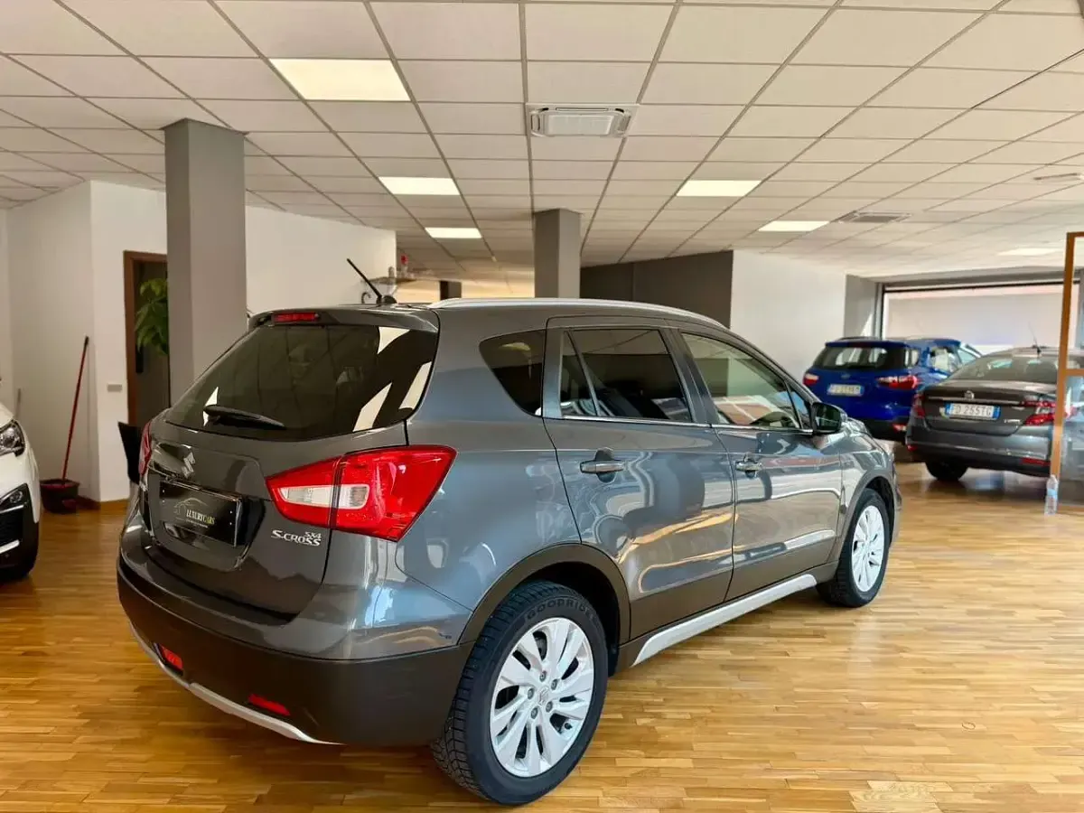 Usata Suzuki SX4 S-Cross 111 CV (81 kW) 2019 Grigio SUV
