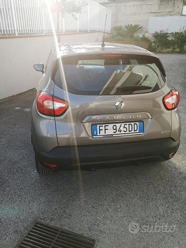 Usata Renault Captur 90 CV (66 kW) 2015 Grigio SUV