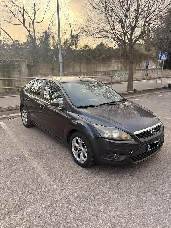 Usata Ford Focus 110 CV (80 kW) 2011 Nero Berlina