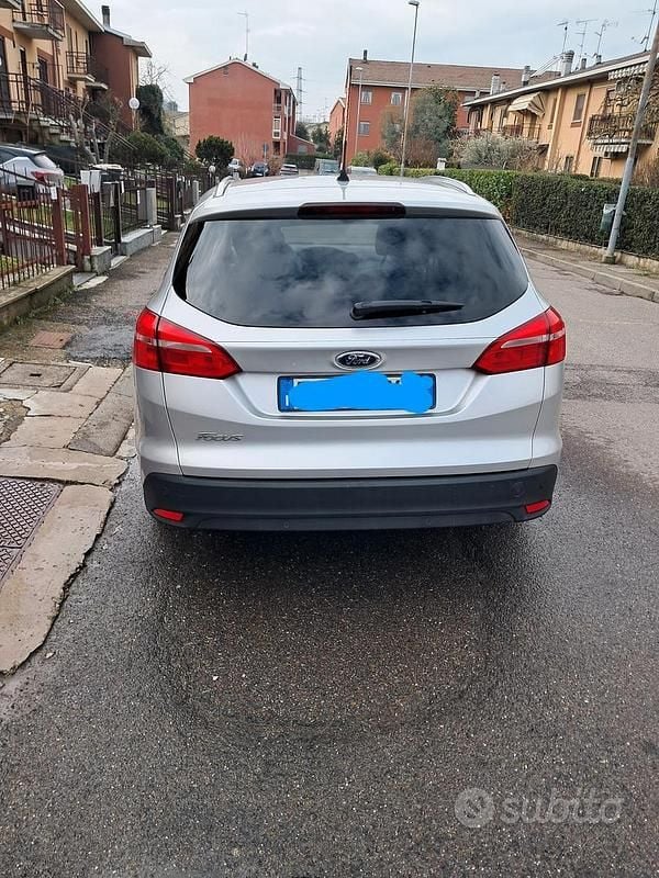 Usata Ford Focus 2015 Grigio Station wagon