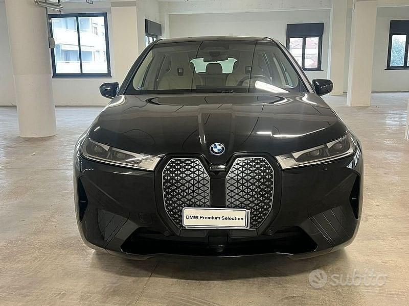 Usata BMW iX Comfort Edition 384 kW (523 CV) 2025 Nero SUV