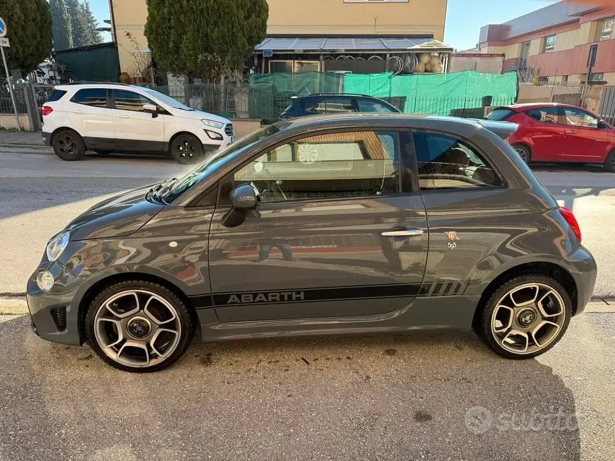 Usata Abarth 595 145 CV (106 kW) 2018 Grigio Berlina