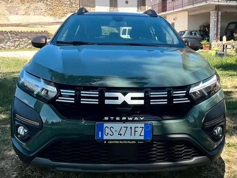 Usata Dacia Sandero Stepway 101 CV (74 kW) 2024 Verde Berlina