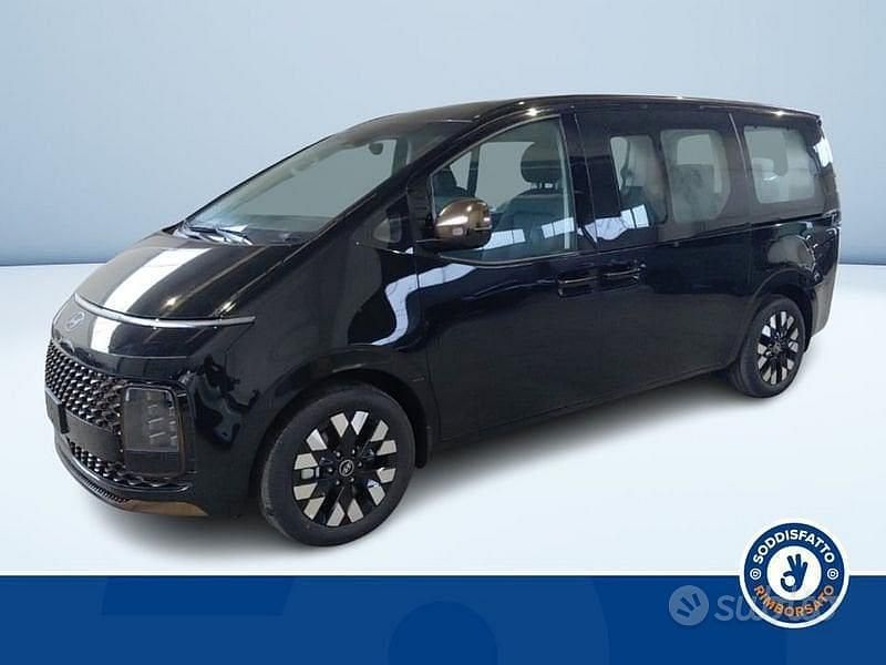 Usata Hyundai Staria 224 CV (164 kW) 2025 Nero Monovolume