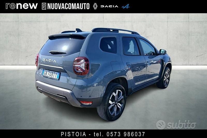 Usata Dacia Duster Journey 101 CV (74 kW) 2023 Grigio chiaro SUV