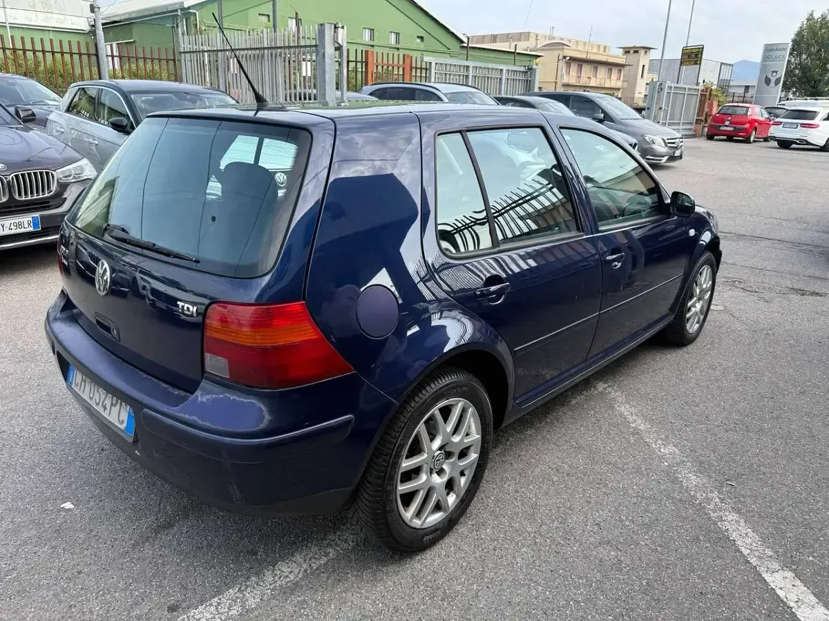 Usata VW Golf IV Comfortline 101 CV (74 kW) 2003 Blu/azzurro Berlina