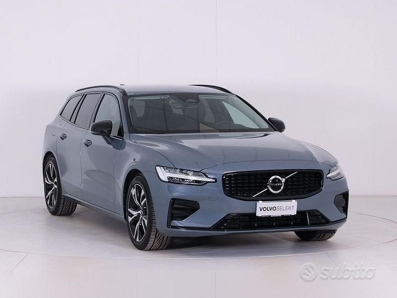 Usata Volvo V60 Plus 163 CV (119 kW) 2022 Grigio Station wagon