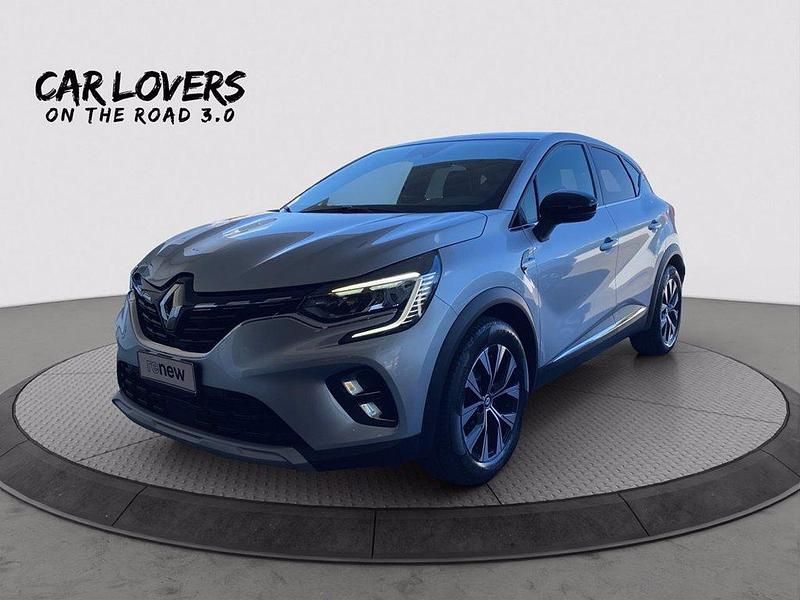 Usata Renault Captur Techno 145 CV (106 kW) 2022 Grigio chiaro SUV