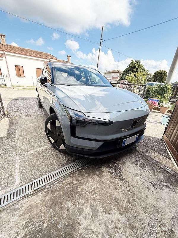 Usata Volvo EX30 Plus 200 kW (272 CV) 2024 Grigio SUV