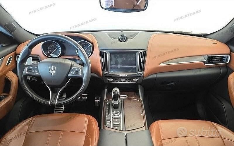 Usata Maserati Levante 275 CV (202 kW) 2016 Grigio SUV