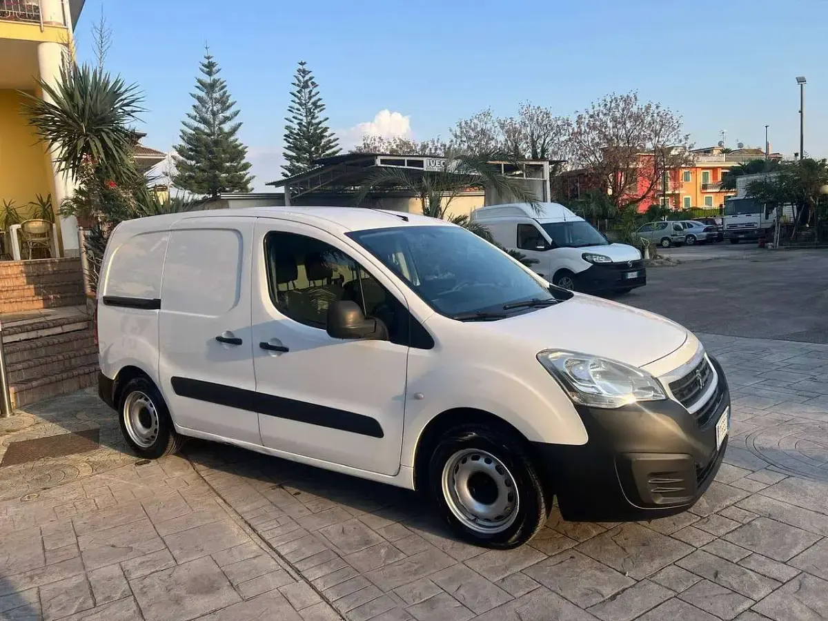 Usata Peugeot TePee Access 99 CV (72 kW) 2018 Bianco Station wagon