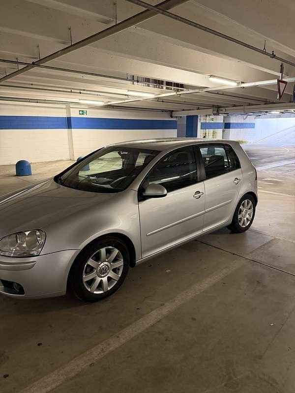 Usata VW Golf IV Sportline 140 CV (102 kW) 2005 Berlina