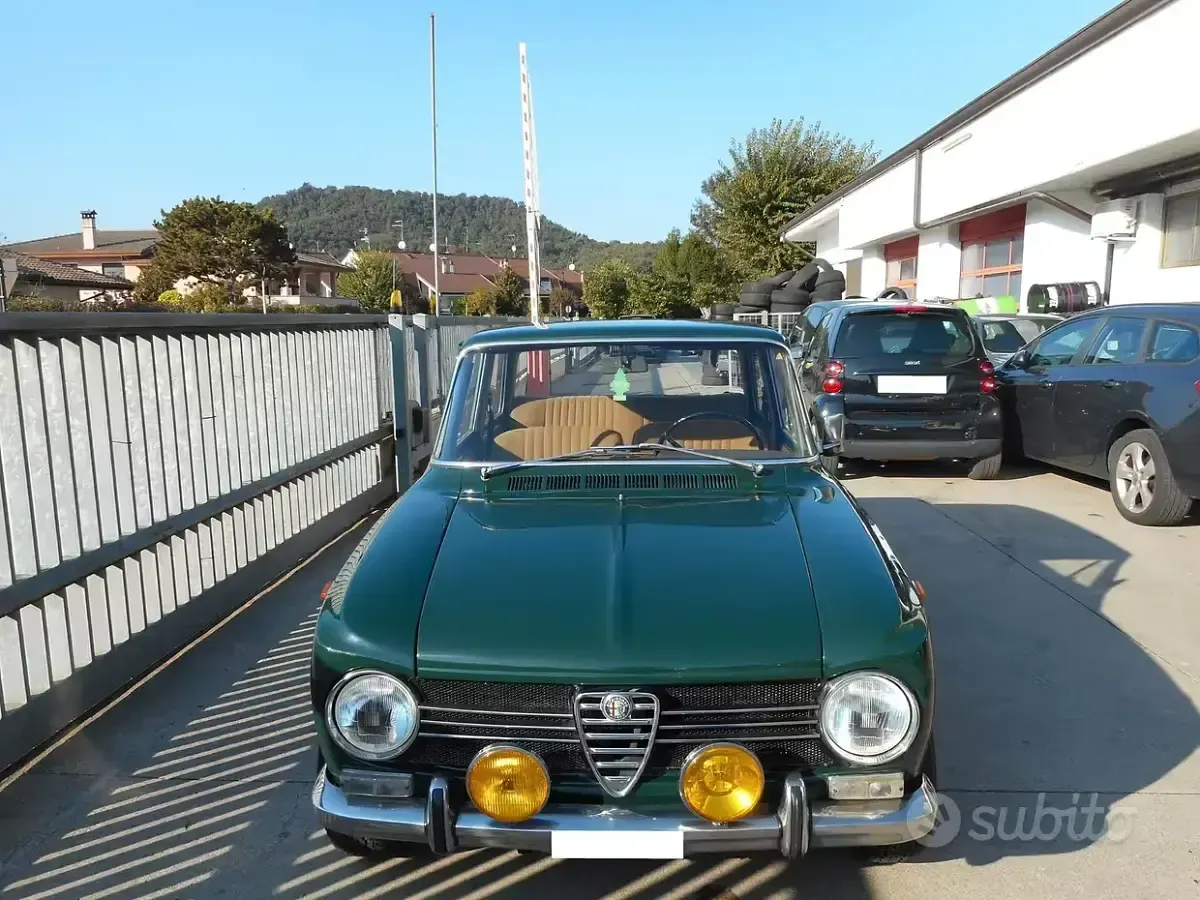 Usata Alfa Romeo Giulia 1300 80 CV (58 kW) 1960 Verde Berlina