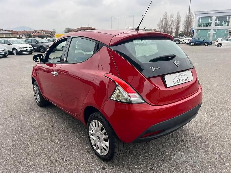 Usata Lancia Ypsilon 80 CV (58 kW) 2013 Rosso Utilitaria