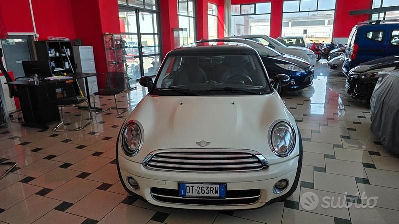 Usata Mini Cooper D Chili 108 CV (79 kW) 2009 Bianco Utilitaria