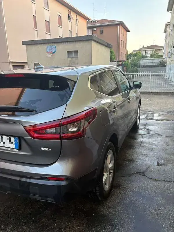 Usata Nissan Qashqai 110 CV (80 kW) 2018 Grigio SUV