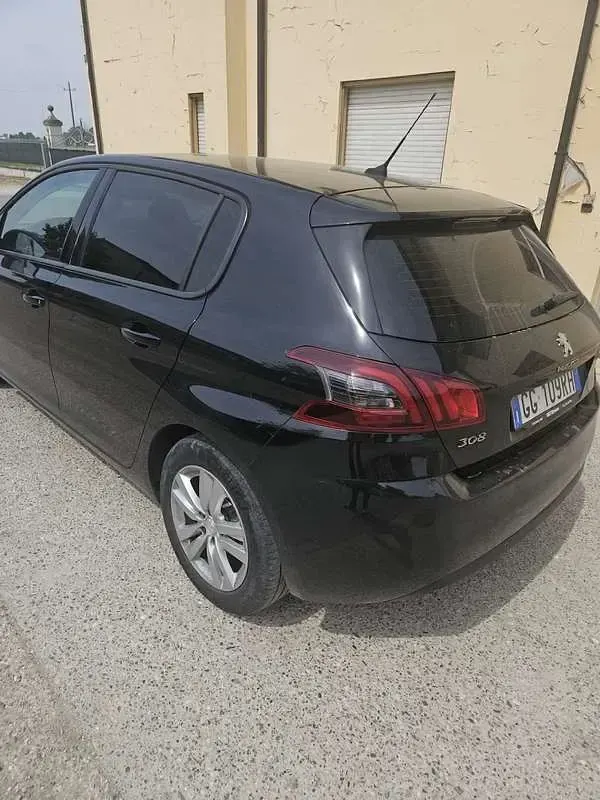 Usata Peugeot 308 GT 131 CV (96 kW) 2021 Berlina