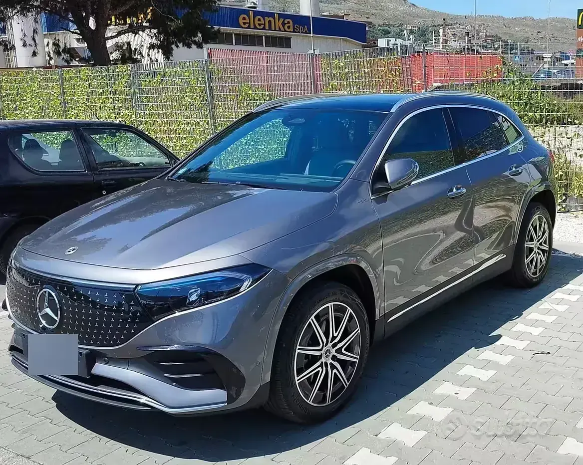Usata Mercedes EQA250+ AMG Line Premium 94 kW (129 CV) 2025 Grigio SUV