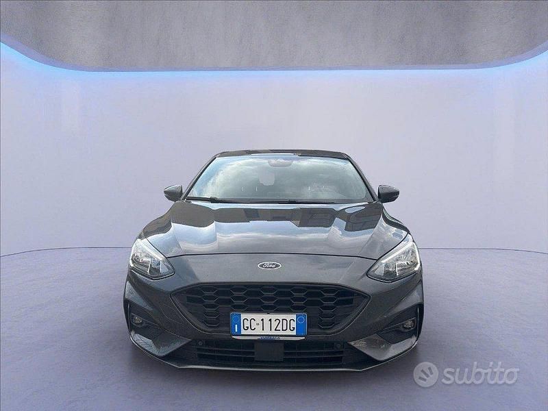 Usata Ford Focus ST-Line 120 CV (88 kW) 2020 Grigio Berlina