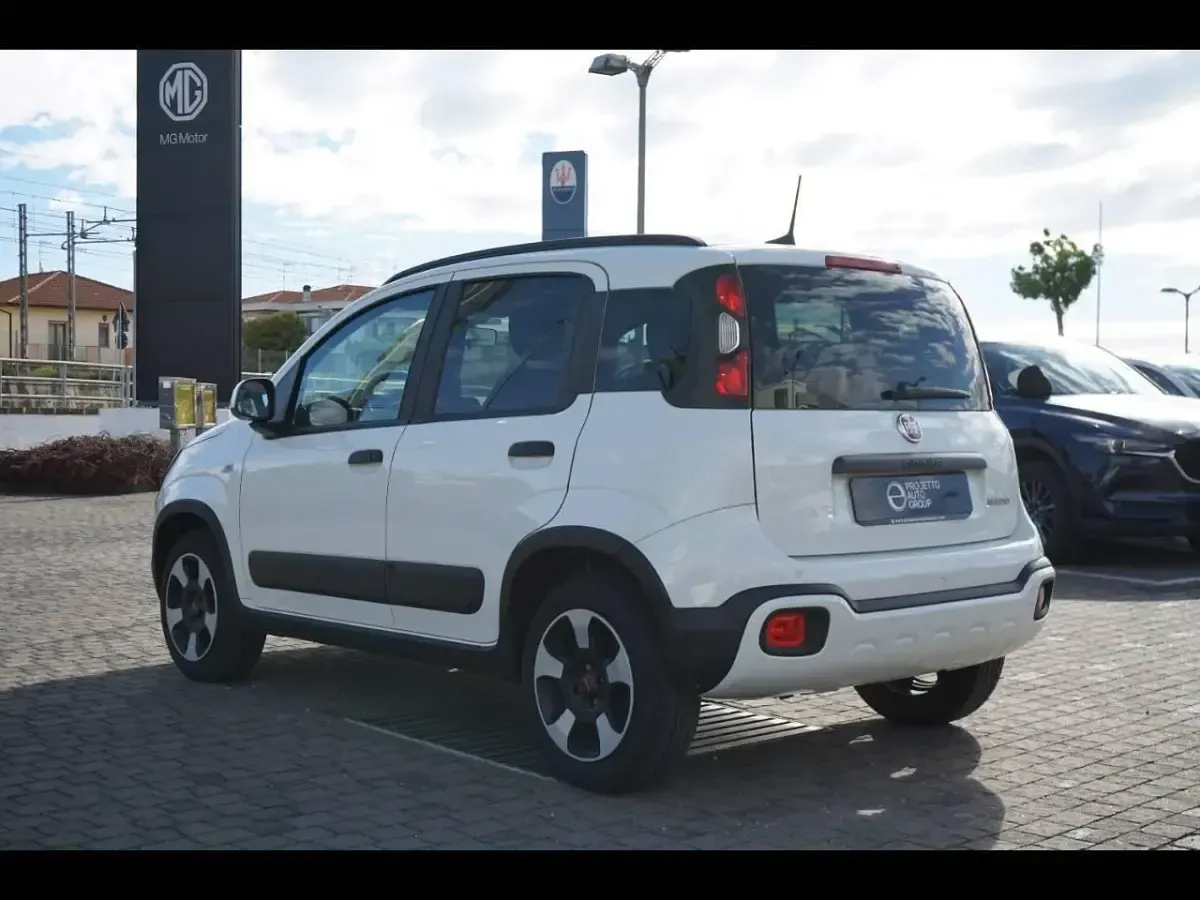 Usata Fiat Panda Cross Cross 70 CV (51 kW) 2024 Bianco Utilitaria
