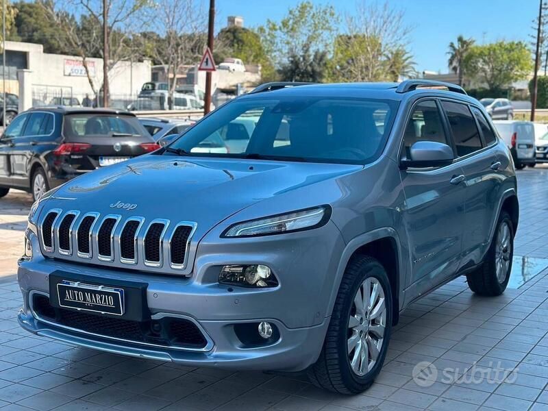 Grigio Usata 2018 Jeep Cherokee Overland SUV | 16.990 € (Cara) - Immagine 1/4