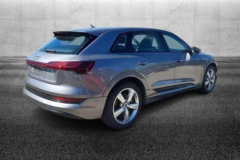 Usata Audi e-tron 158 kW (215 CV) 2021 Grigio SUV