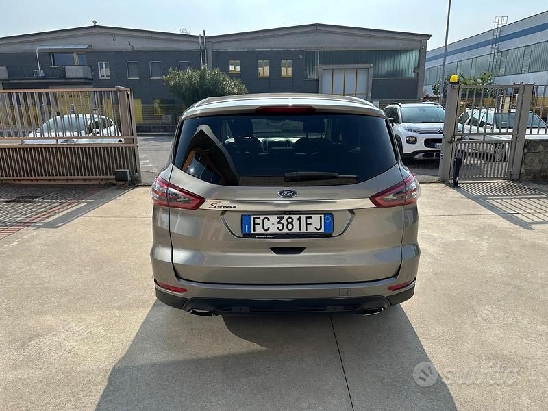 Usata Ford S-MAX S 180 CV (132 kW) 2015 Grigio Monovolume