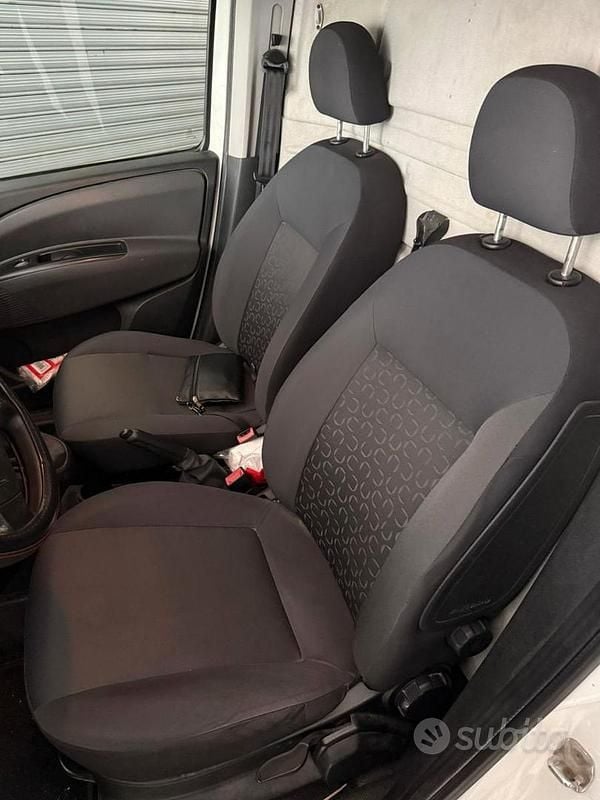 Usata Fiat Doblò Active 105 CV (77 kW) 2014 Bianco Monovolume