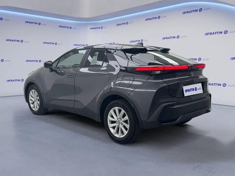 Usata Toyota C-HR Active 193 CV (141 kW) 2025 Grigio scuro SUV