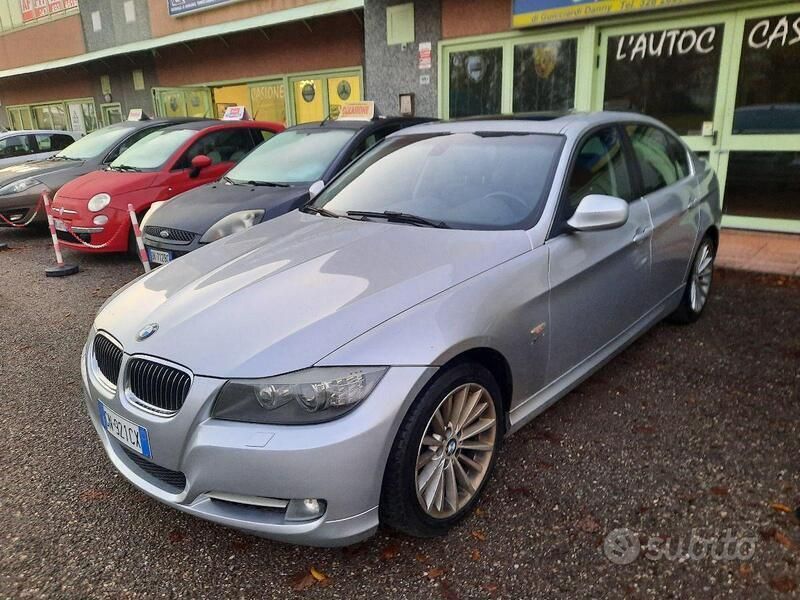 Argento Usata 2011 BMW 335 Efficient Dynamics Tre volumi | 18.500 € (Buon prezzo) - Immagine 1/4