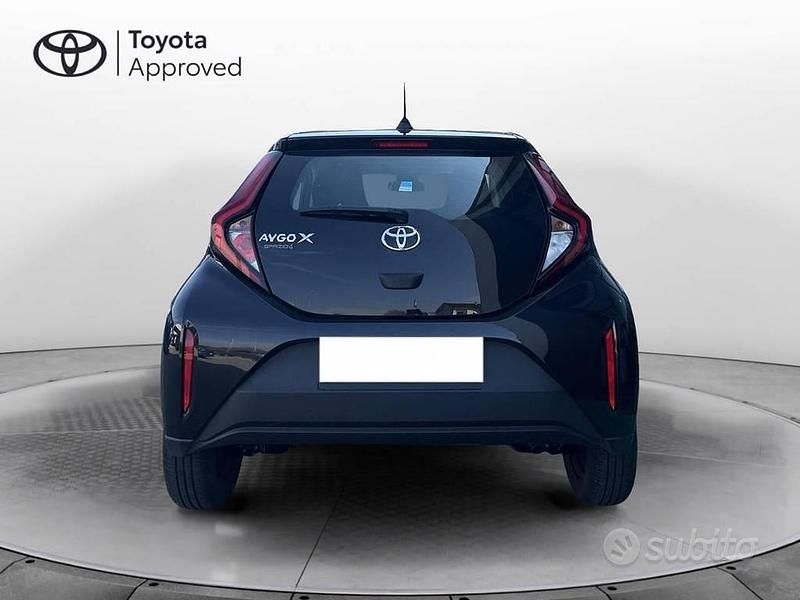 Usata Toyota Aygo X Active 72 CV (52 kW) 2022 Black met SUV