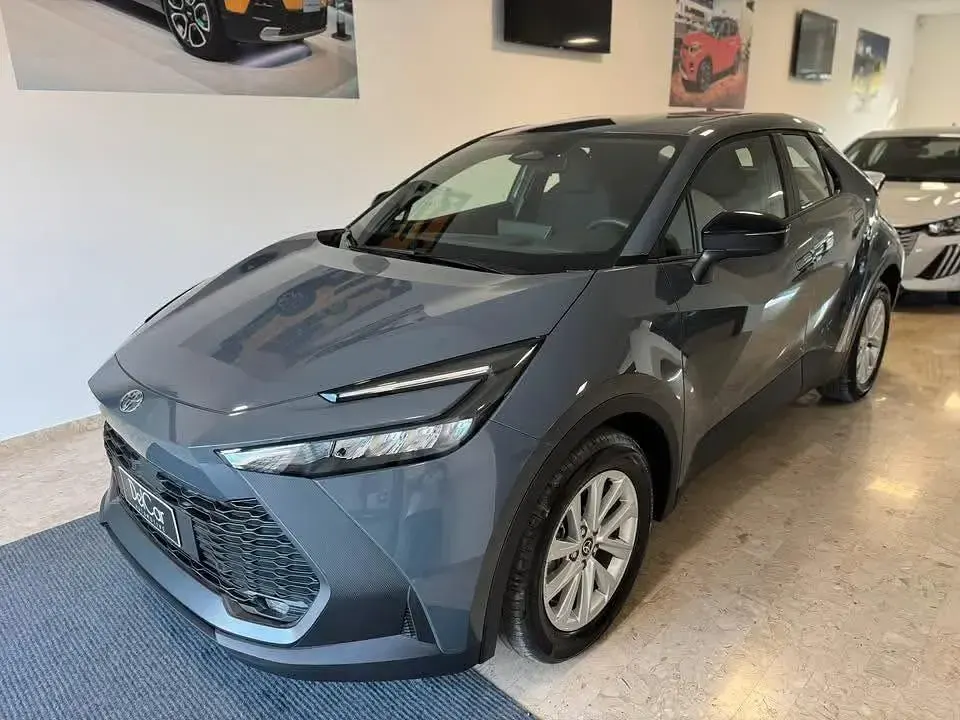 Nuova Toyota C-HR Active 97 CV (71 kW) 2026 Grigio SUV