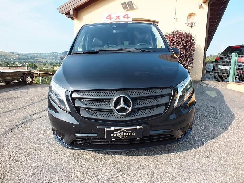 Usata Mercedes Vito 190 CV (139 kW) 2018 Nero met. Furgone