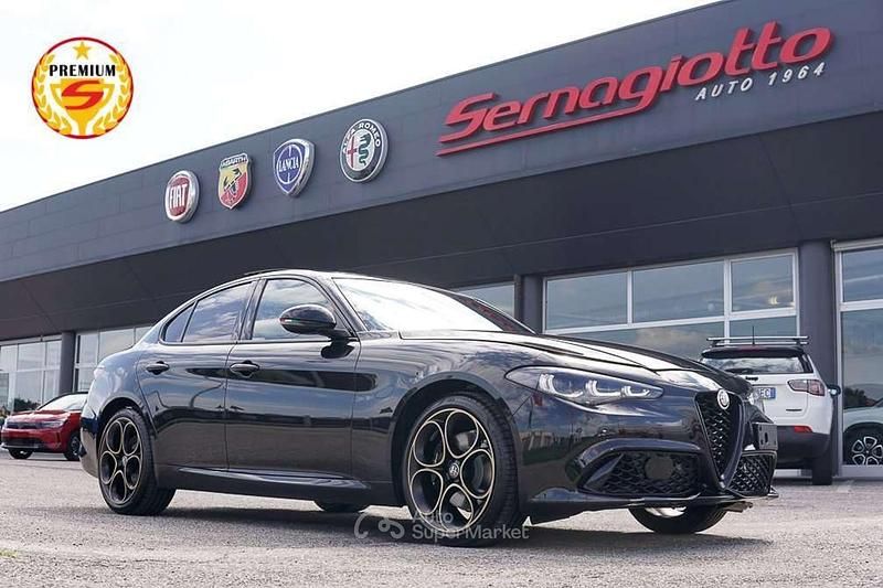 Nuova Alfa Romeo Giulia 211 CV (155 kW) 2025 Nero vesuvio Berlina