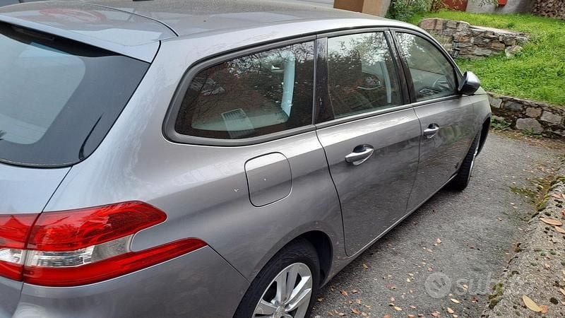 Usata Peugeot 308 SW 102 CV (75 kW) 2019 Grigio Station wagon