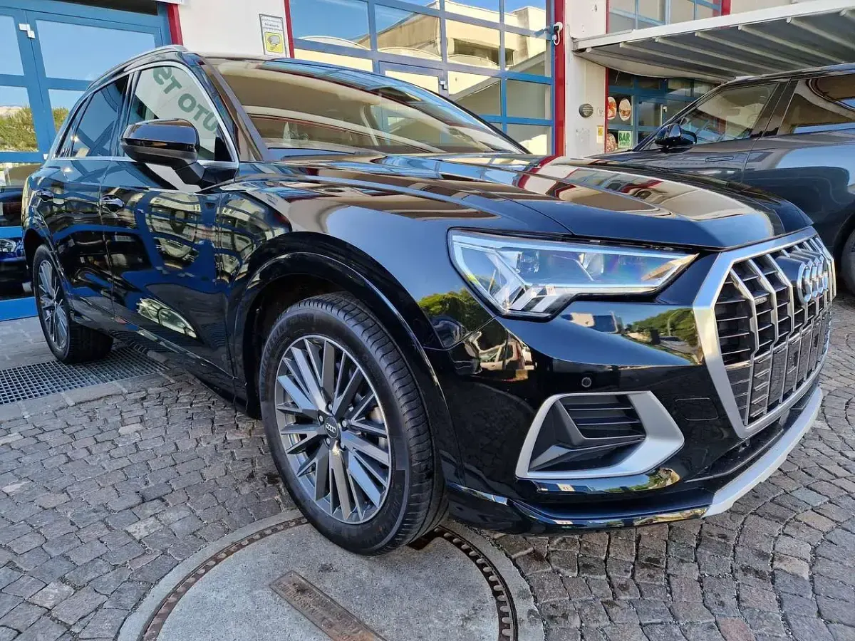 Usata Audi Q3 Advanced 190 CV (139 kW) 2019 Mythosschwarz metallic SUV