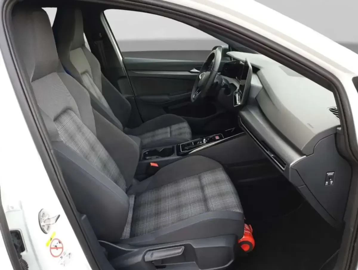 Usata VW Golf VIII GTE 272 CV (200 kW) 2025 Bianco Berlina