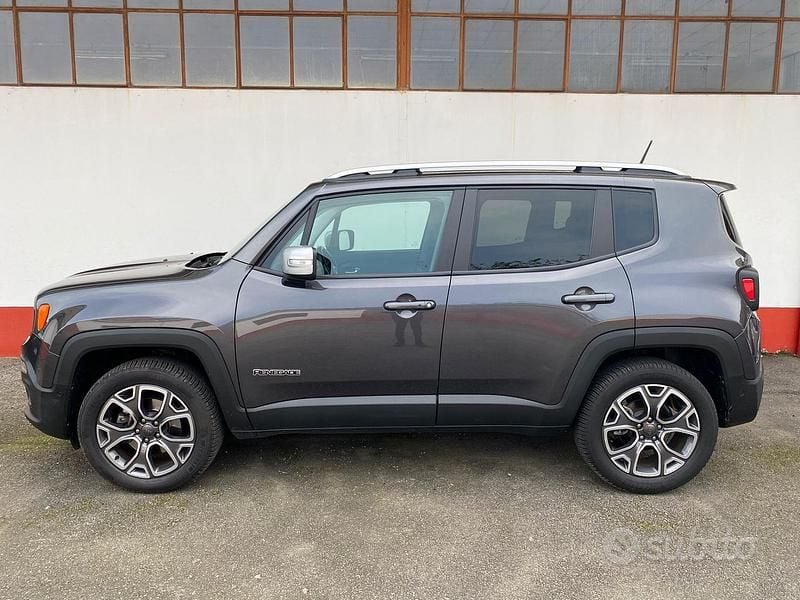 Usata Jeep Renegade Limited 140 CV (102 kW) 2017 Grigio SUV