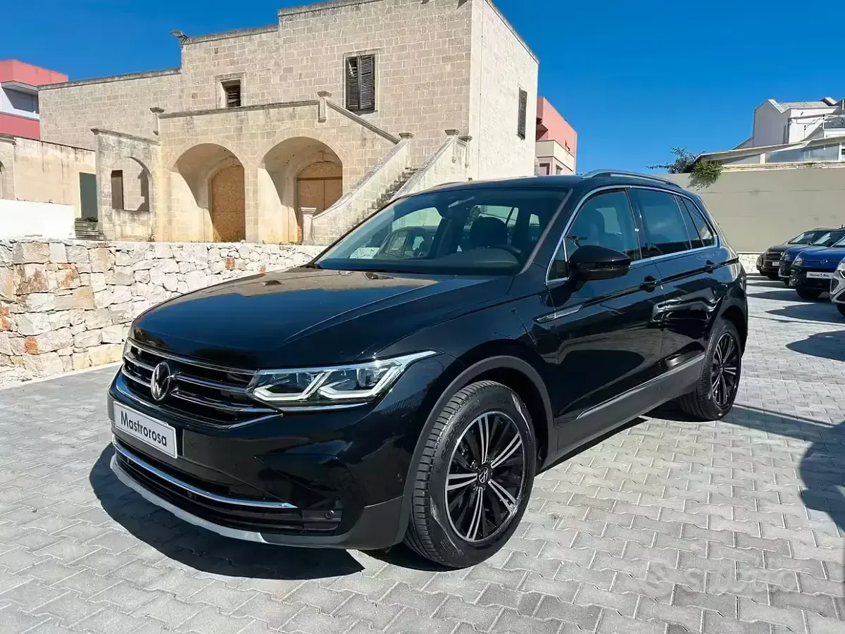 Usata VW Tiguan Elegance 150 CV (110 kW) 2022 Nero SUV