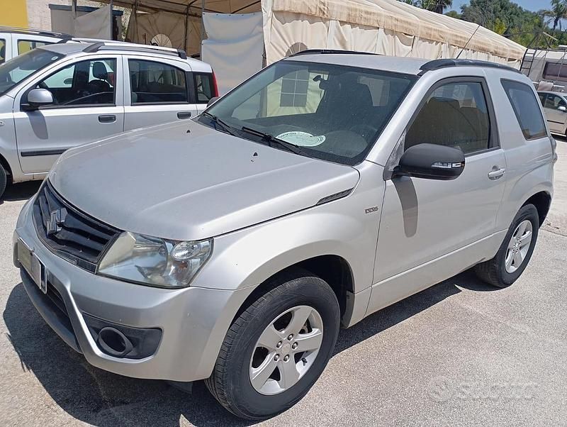 Usata Suzuki Vitara 129 CV (94 kW) 2011 Grigio SUV