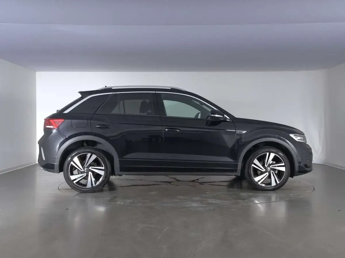 Usata VW T-Roc R-line 150 CV (110 kW) 2023 Nero SUV