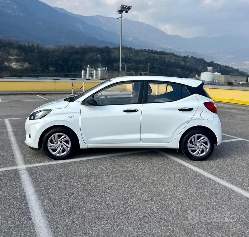 Usata Hyundai i10 Prime 67 CV (49 kW) 2021 Bianco Utilitaria