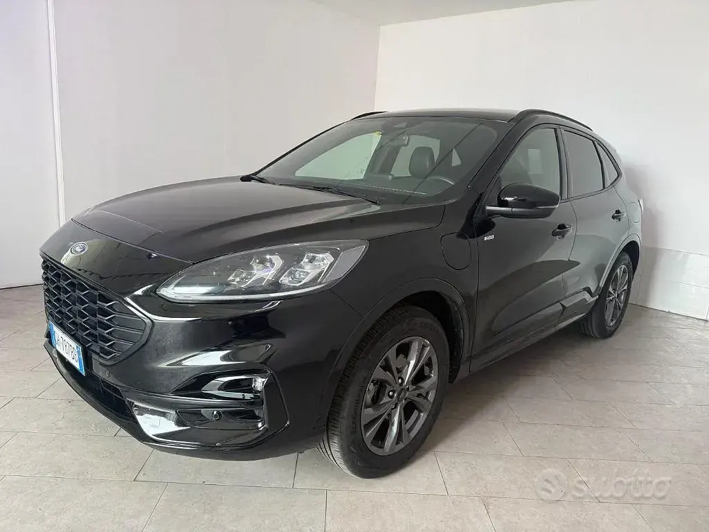 Usata Ford Kuga 152 CV (111 kW) 2021 Nero SUV