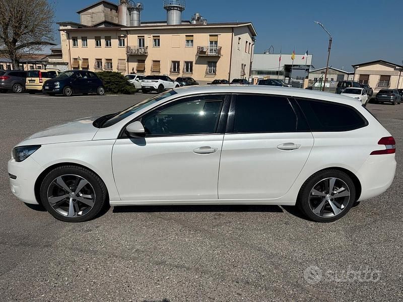 Usata Peugeot 308 SW 120 CV (88 kW) 2016 Grigio Station wagon