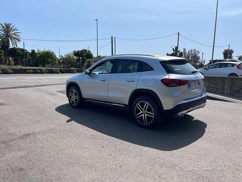Usata Mercedes GLA200 Premium 163 CV (119 kW) 2021 Grigio SUV